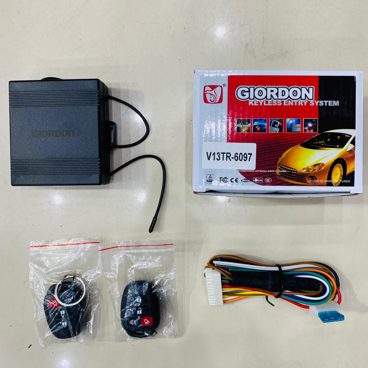 Picture of Giordon Keyless Entry System (Universal) | Model V13TR-6097